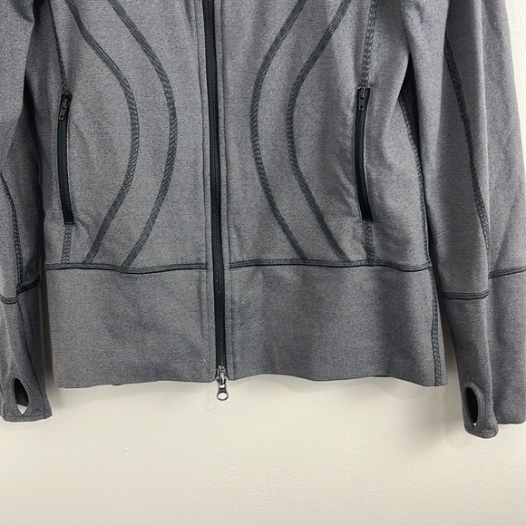 Lululemon In-Stride Gray & White Striped Running Jacket - Picture 2 of 8
